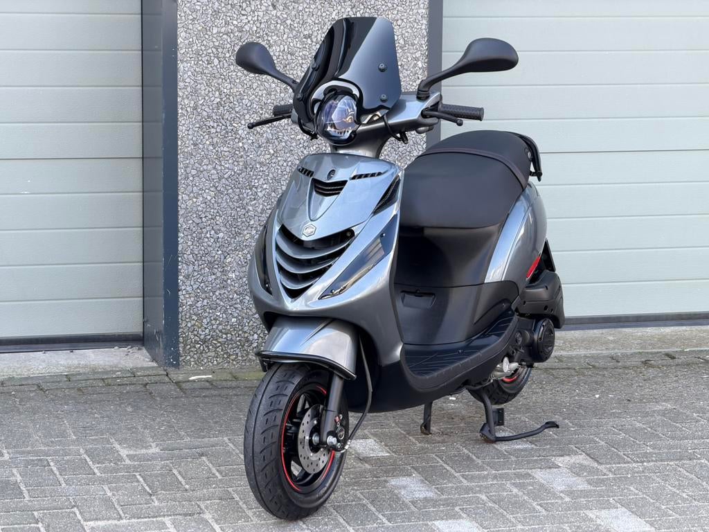 Als Nieuw! Piaggio Zip Sp 2024 Iget Euro5 Porsche AgaatGrijs, Ophalen, Maximaal 45 km/u, Zip, Zo goed als nieuw