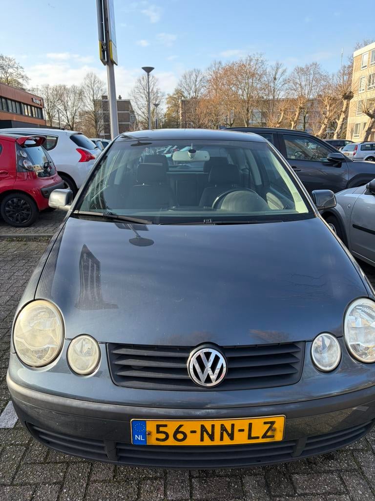 Volkswagen Polo 1.4 55KW 2004 Blauw, Auto's, Voorwielaandrijving, 4 cilinders, Blauw, Origineel Nederlands