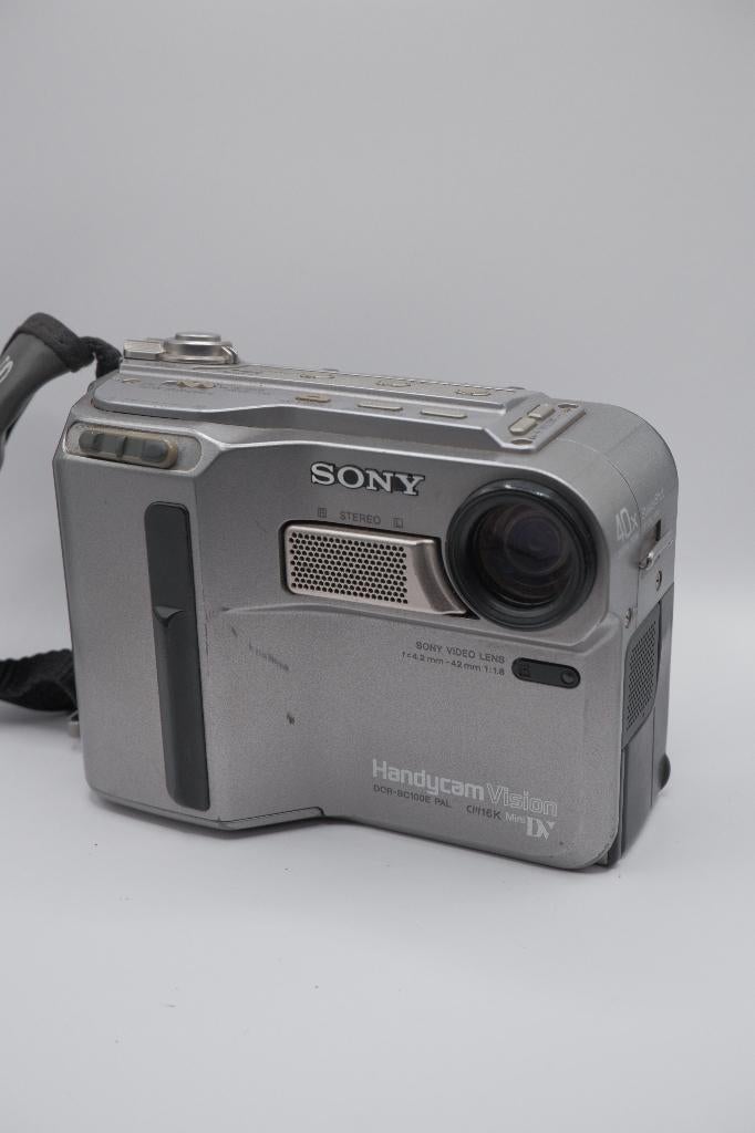 Sony Handycam Vision DCR-SC100E (( NOT WORKING)), Audio, Tv en Foto, Videocamera's Analoog, Ophalen of Verzenden, Overige soorten