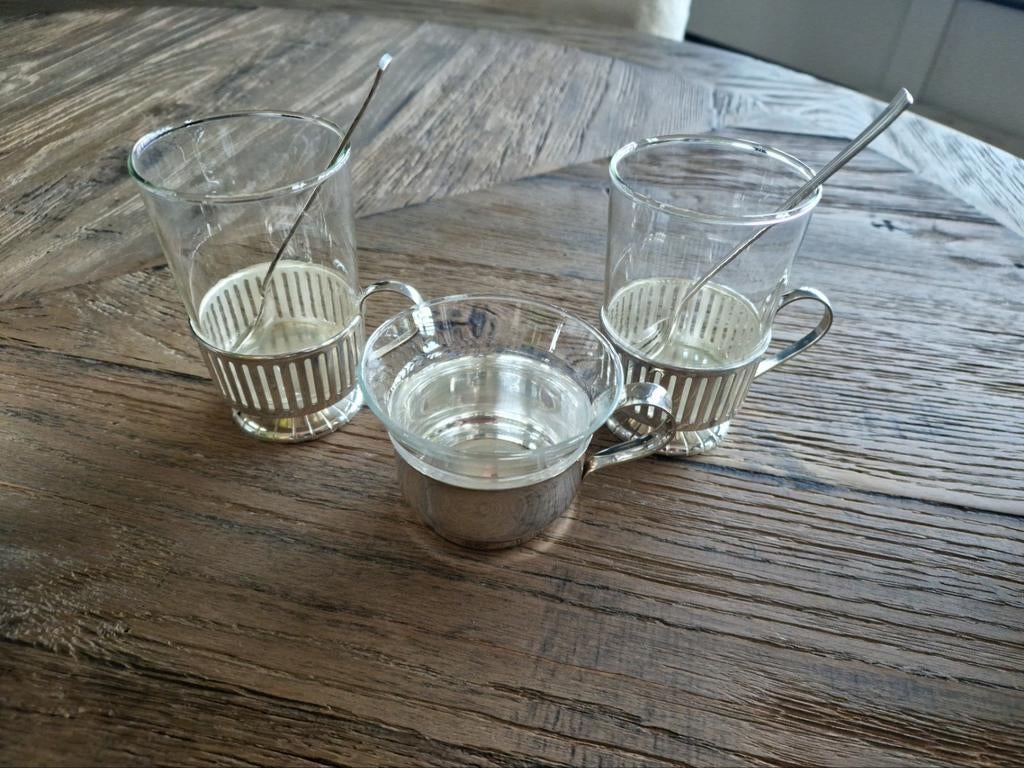 theeglazen met verzilverde houder en bijbehorende lepel, Antiek en Kunst, Antiek | Goud en Zilver, Ophalen of Verzenden