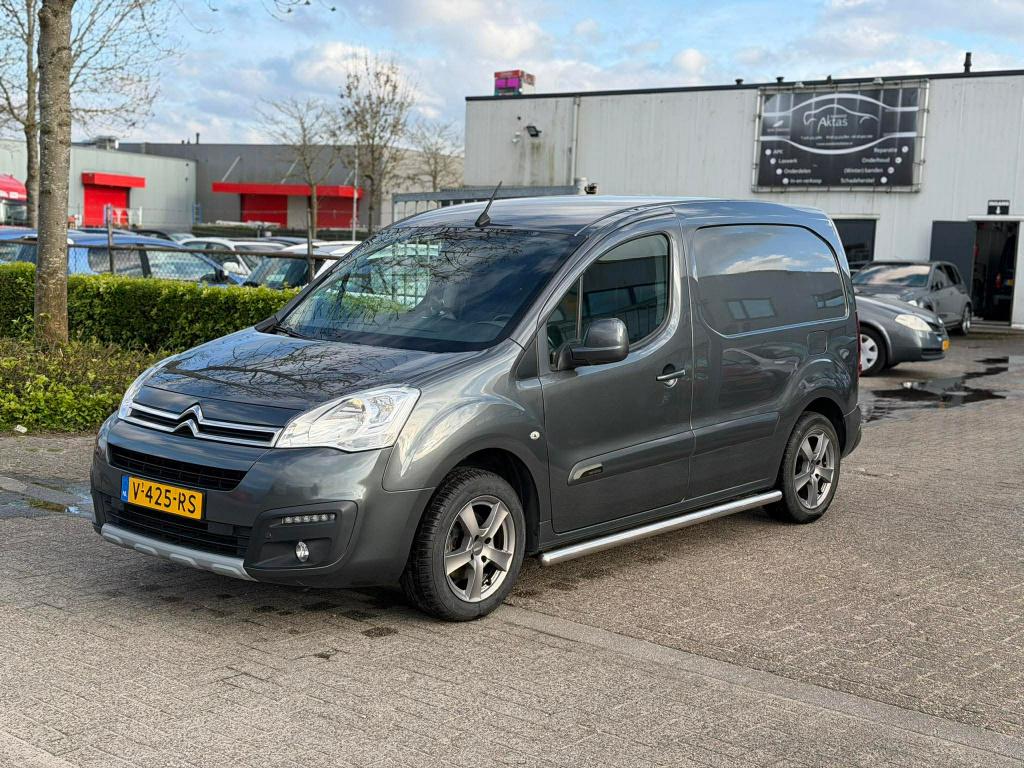 Citroën Berlingo GB 1.6 Bluehdi 100pk 2pl 2018 DARK EDITION, Auto's, 1250 kg, 4 cilinders, Citroën, Navigatiesysteem