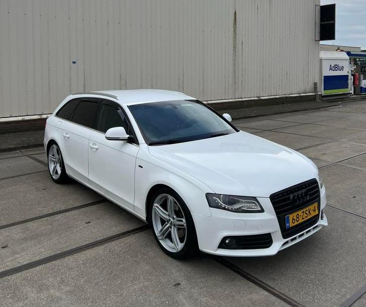 AUDI A4 Avant l 2.0 TFSI | S-line l White Edition, Voorwielaandrijving, 15 km/l, Zwart, 4 cilinders