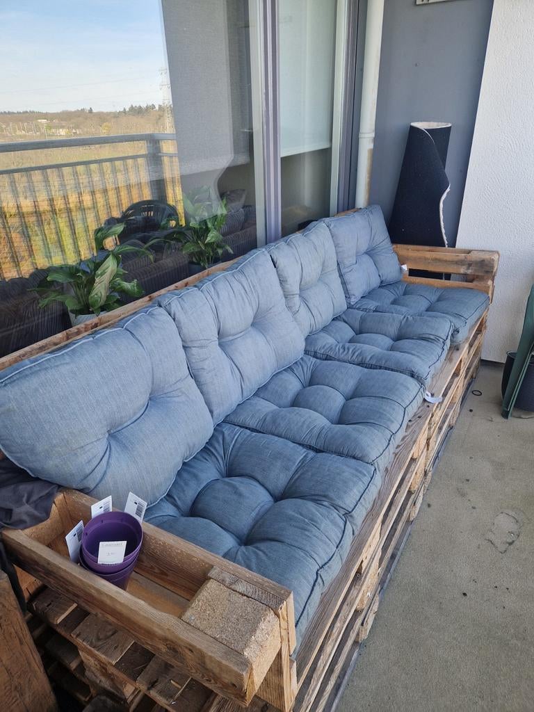 Comfortabele palletbank met kussens voor buiten, Ophalen, Gebruikt, 3 zitplaatsen, Loungeset