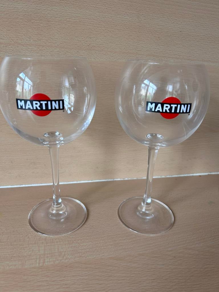 Martini glazen, 2 stuks, 20 cm hoog, Glas of Glazen, Ophalen of Verzenden, Overige stijlen, Glas