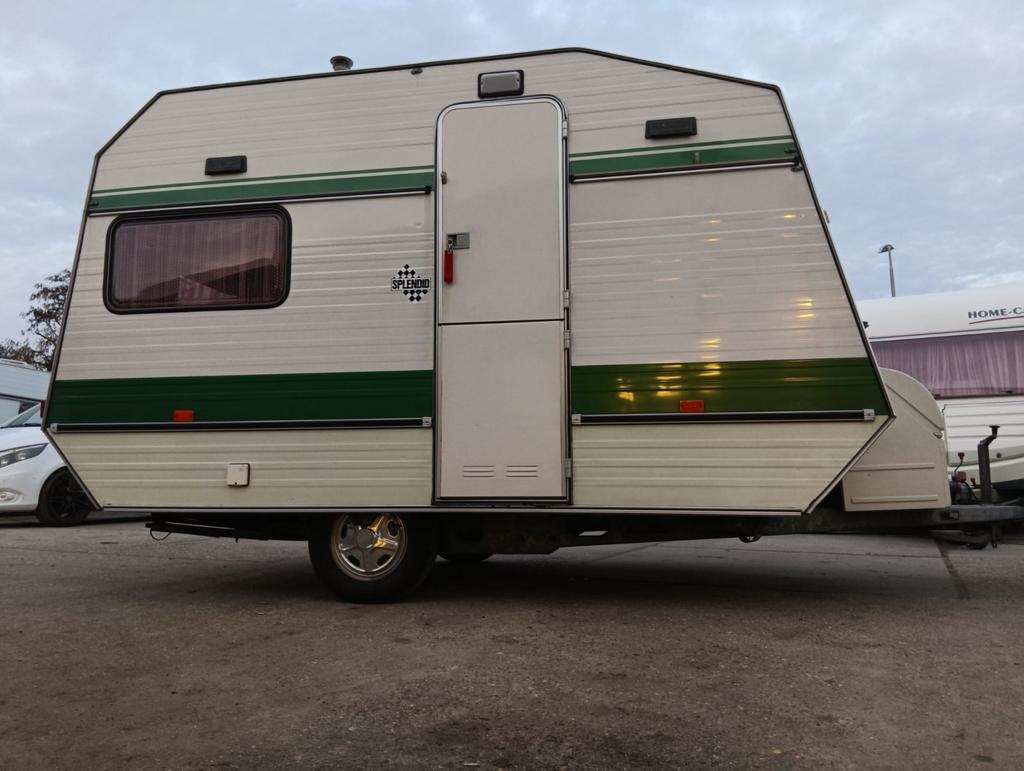 Vintage en in topstaat – Chateau, lichtgewicht met voortent, Omvormbare zithoek, Tot en met 3, Particulier, 500 - 750 kg