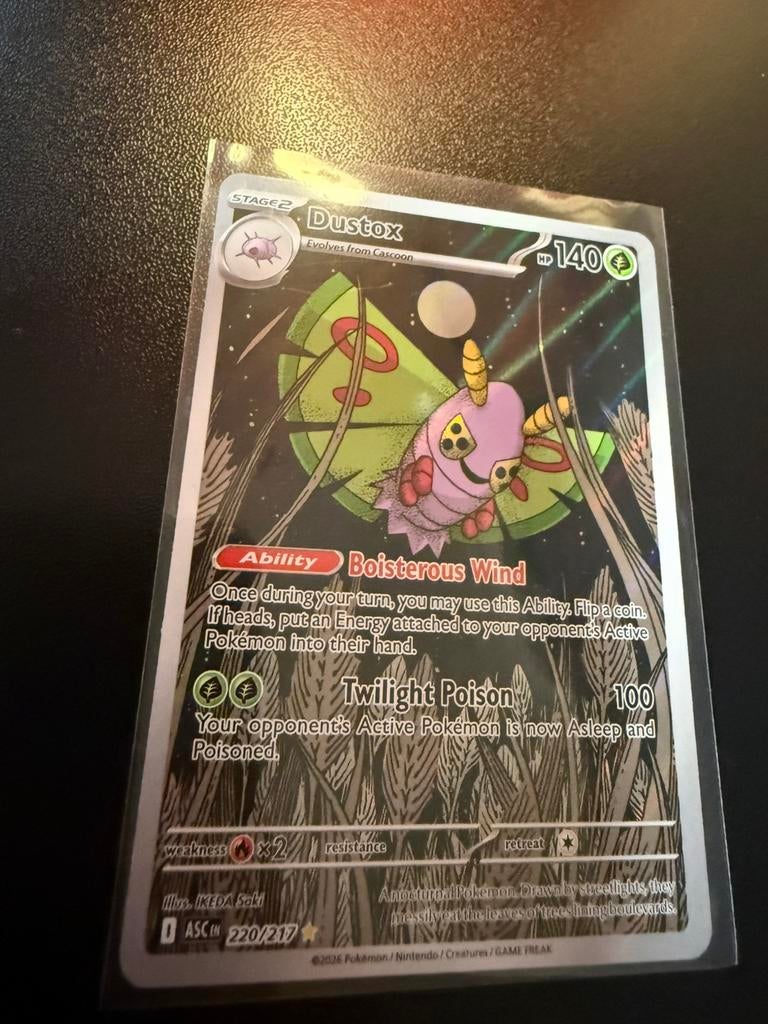 Dustox 220 Ascended heroes pokemon poster collection etb, Ophalen of Verzenden, Zo goed als nieuw