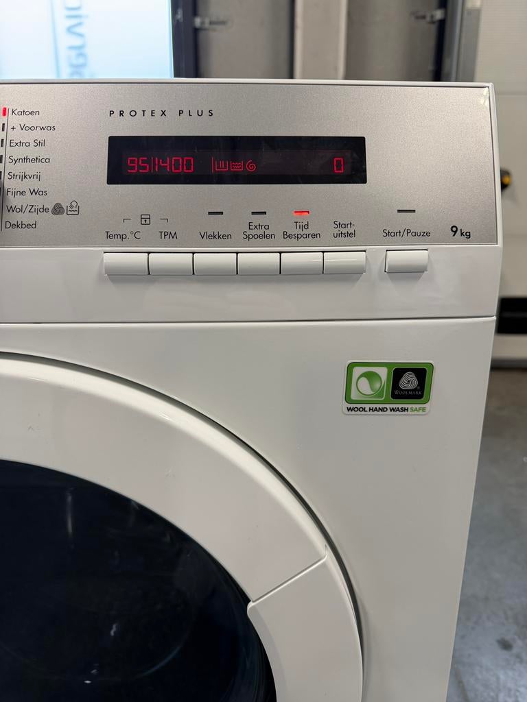 Wasmachine aeg, Ophalen, Zo goed als nieuw, 85 tot 90 cm, 1200 tot 1600 toeren