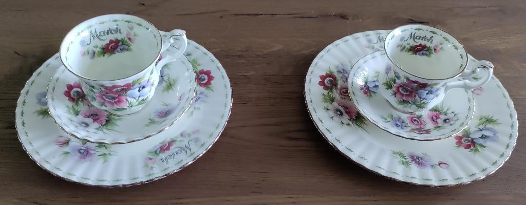 Royal Albert Flower of the month ontbijtset, Verzamelen, Porselein, Kristal en Bestek, Ophalen of Verzenden, Zo goed als nieuw