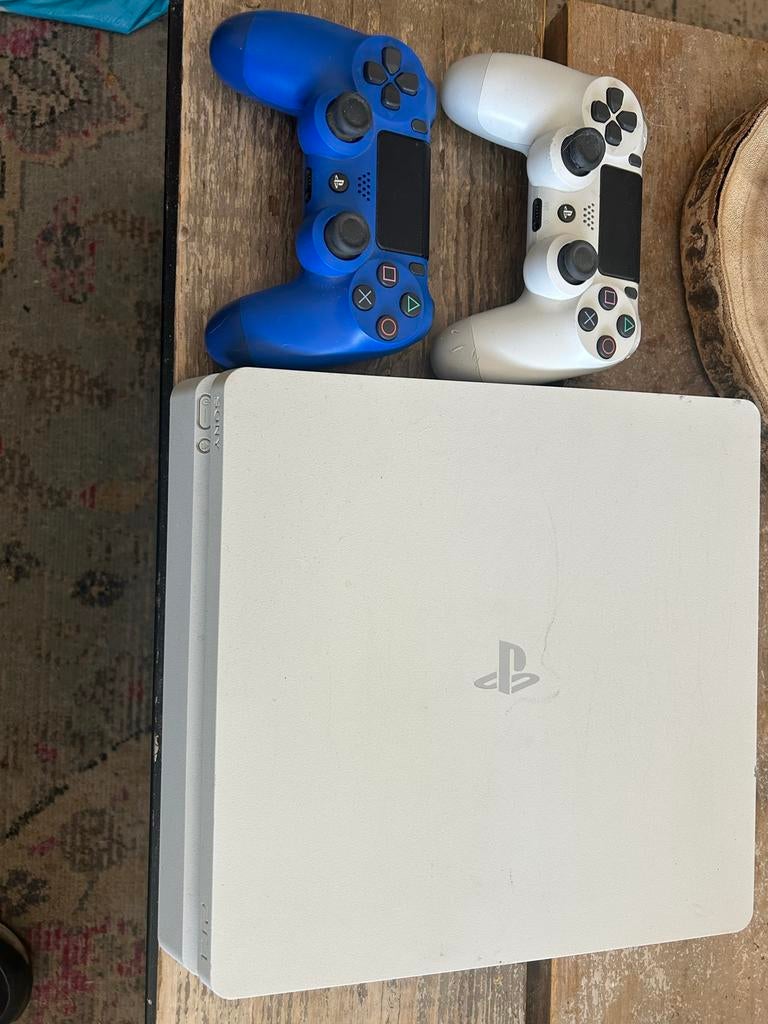 Witte PS4 met 2 controllers, Ophalen of Verzenden, Zo goed als nieuw, Met 2 controllers