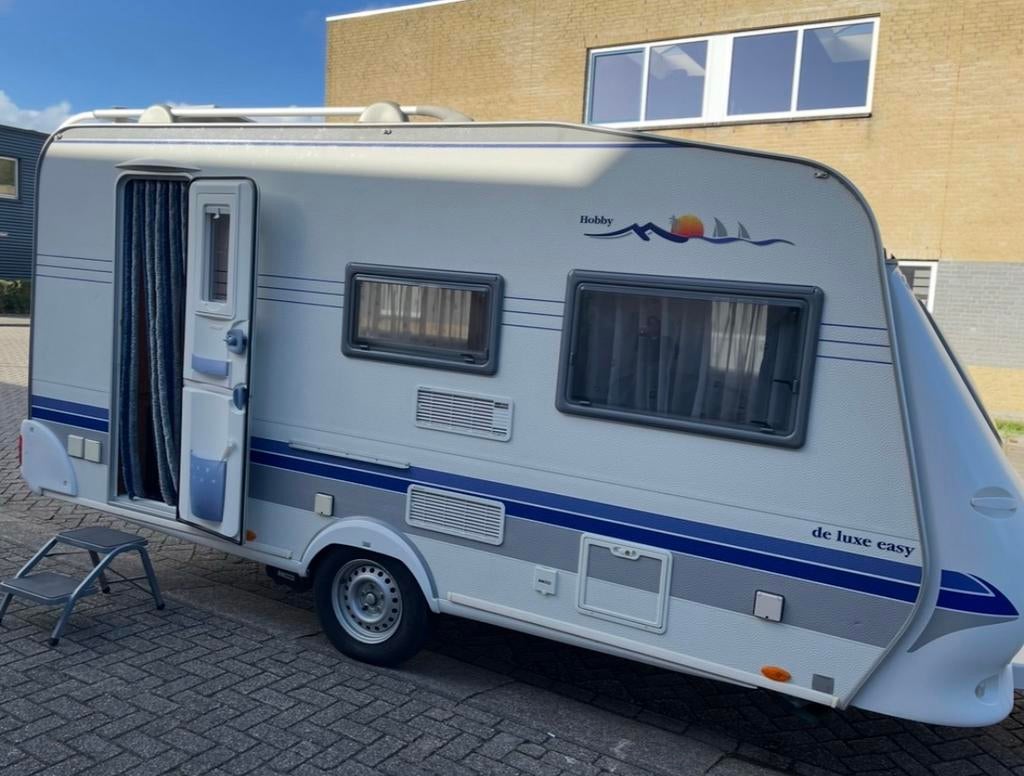 Hobby de luxe easy 440 sf, voortent, mover (enduro), Mover, Vast bed, Hobby, Treinzit