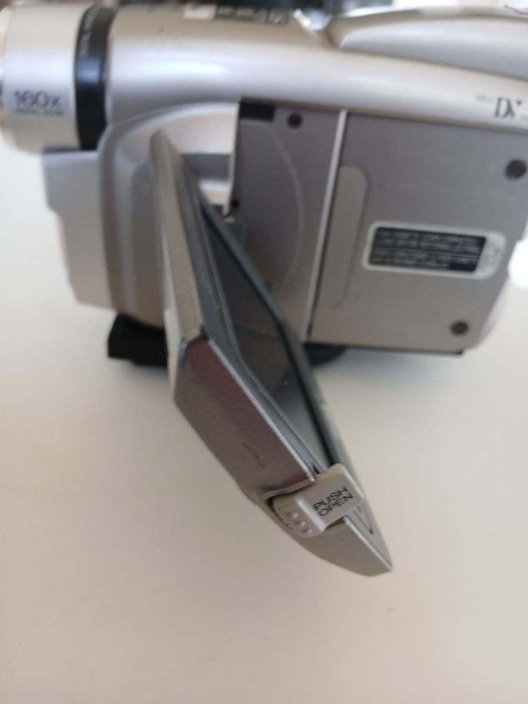 JVC Digitale Video Camera GR-DVL40 met accessoires, Ophalen of Verzenden, Mini dv, JVC, 20x of meer