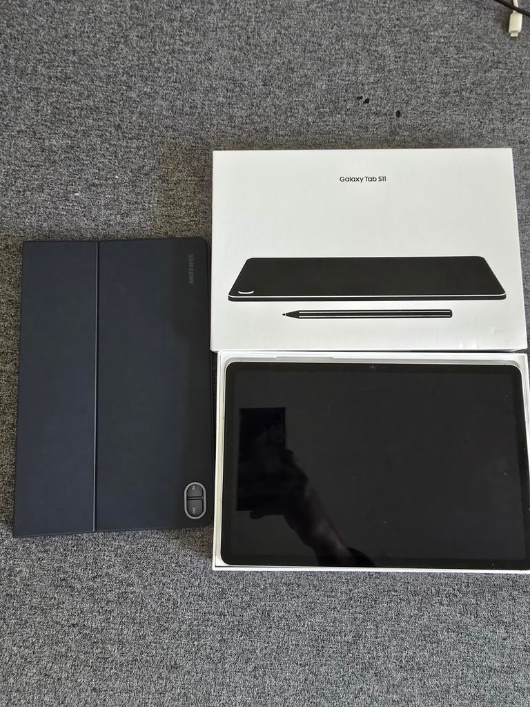 Samsung Galaxy Tab S11 128GB zilver + toetsenbord, Computers en Software, Android Tablets, Ophalen of Verzenden