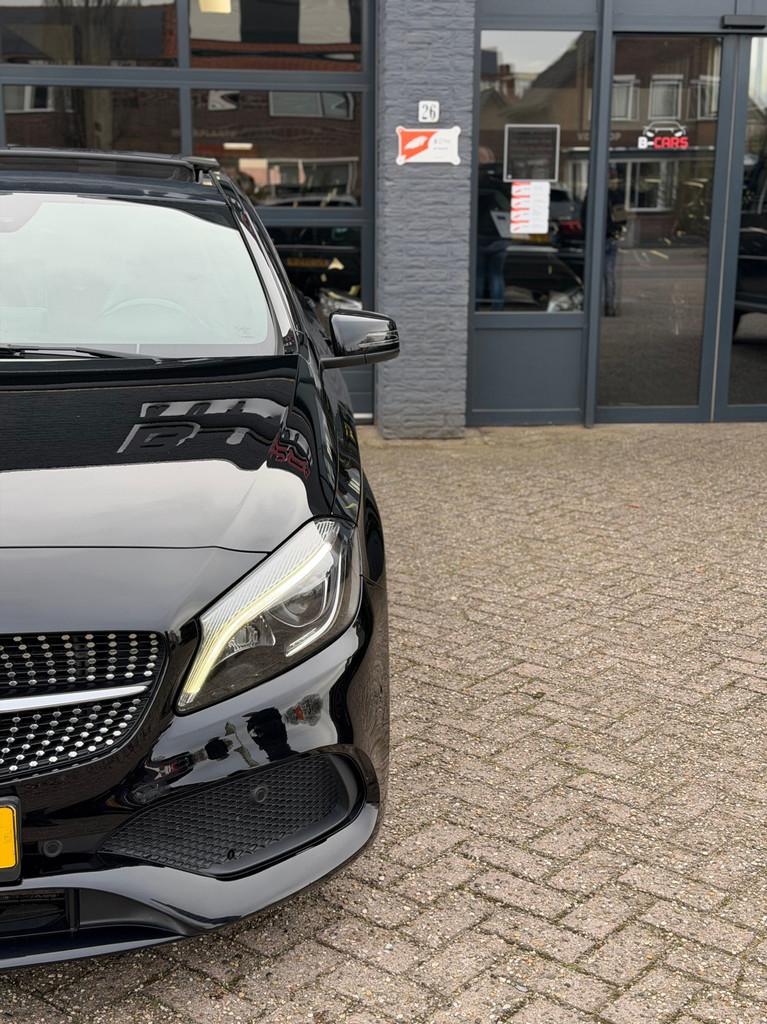 Mercedes-Benz A-klasse 180 Prestige Facelift|AMG|Pano|Cruise, Gebruikt, 4 cilinders, 19 km/l, Geïmporteerd