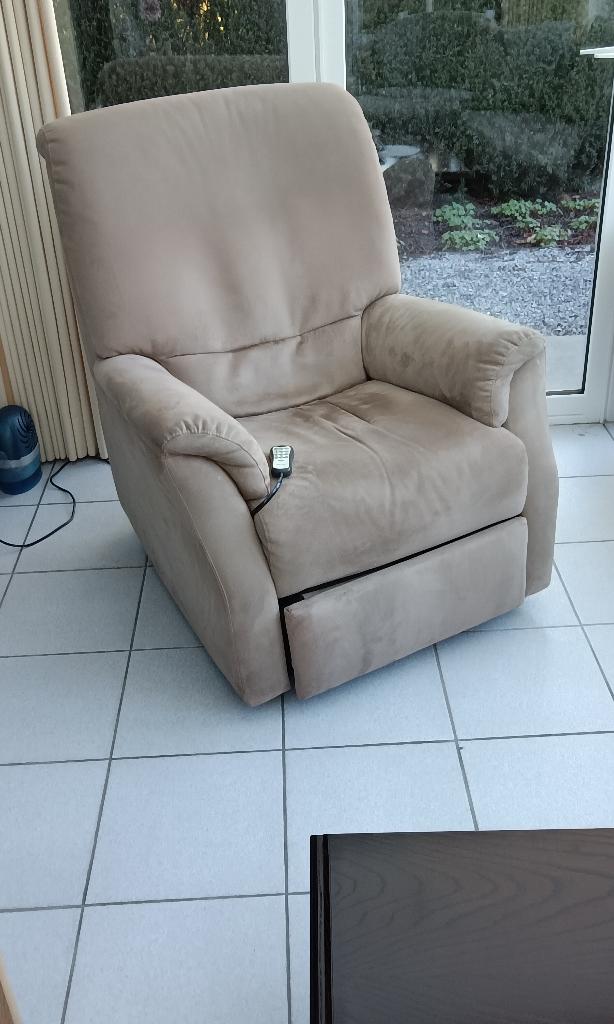 electrische relaxzetel Natuzzi, Huis en Inrichting, Fauteuils, Ophalen, Overige materialen, Gebruikt, 75 tot 100 cm
