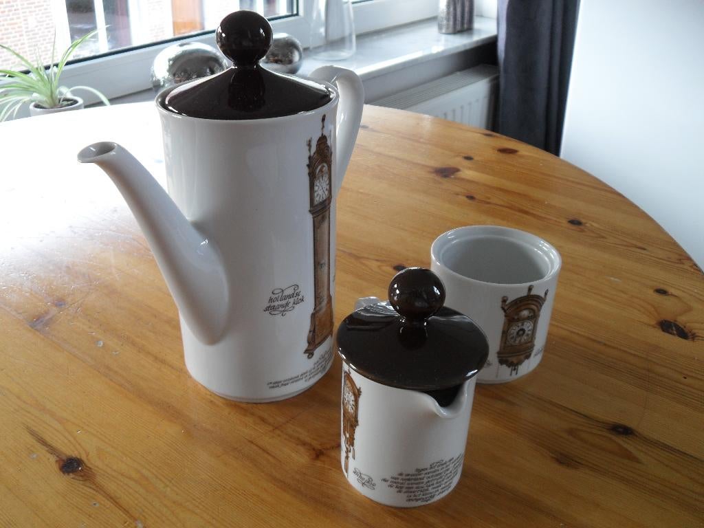 MITTERTEICH KLOKKENSERVIES., Overige typen, Ophalen of Verzenden, Zo goed als nieuw, Overige stijlen