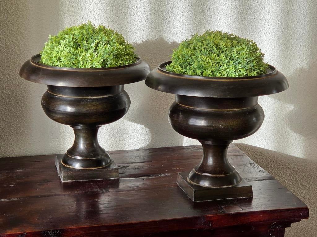 Set van 2 hele mooie metalen Louvre vazen, Ophalen, Zo goed als nieuw