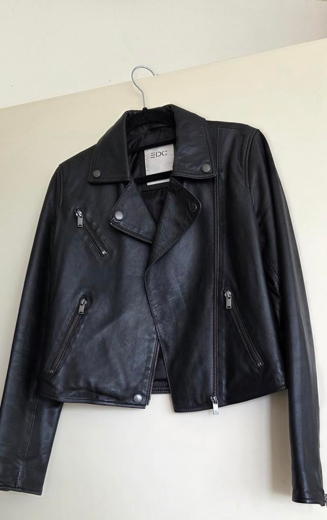 EDC Esprit leren bikerjack xs zwart, Kleding | Dames, Jasjes, Kostuums en Pakken, Ophalen of Verzenden, Zo goed als nieuw, Maat 34 (XS) of kleiner