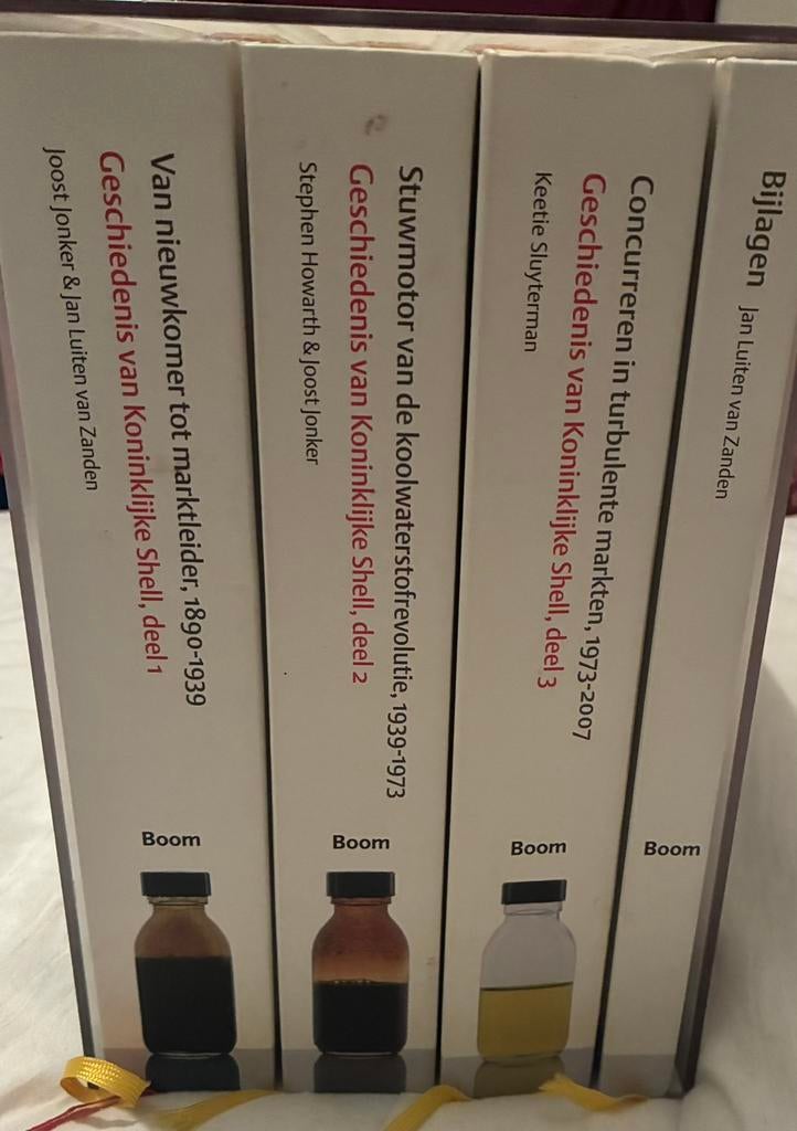 Geschiedenis van Koninklijke Shell 4 delen (oa Joost Jonker), Ophalen of Verzenden, Zo goed als nieuw