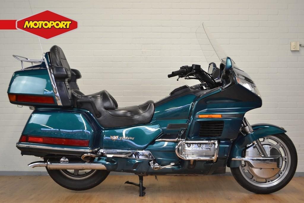 Honda GL 1500 Aspencade (bj 1996), Dorneveld 180-184
B-1731  Zellik, BE, Honda Motor Europe, Toermotor, Hlcbepccnl@honda-eu.com