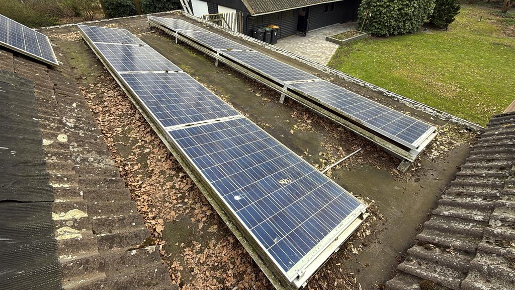 Zonnepanelen 260wp 15x en omvormer, Ophalen, Gebruikt, Compleet systeem, 200 wattpiek of meer