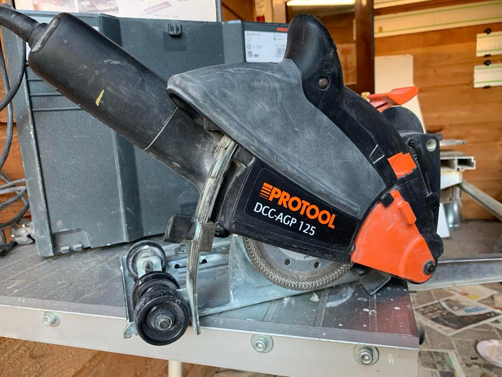 Protool DCC-AGP 125 doorslijpmachine met koffer, Ophalen of Verzenden, Gebruikt, 1000 watt of meer, Overige typen