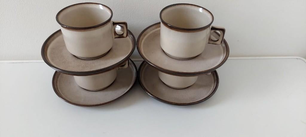 4 vintage Potterie pottery Driehoek kop en schotel koffie, Eu, Eu, Keramiek, Ophalen of Verzenden