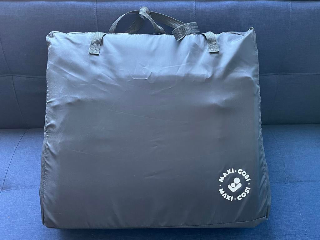 Maxi Cosi Iris campingbed met Aerosleep topper en hoes, Ophalen, Zo goed als nieuw, Reisbedje