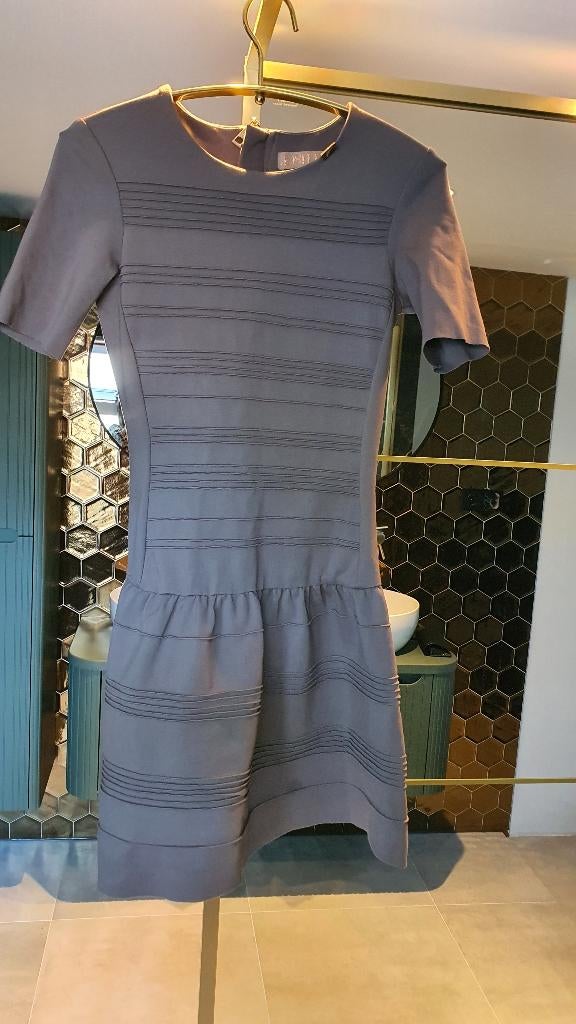 Josh V Jurk Khaki XS – Elegante Minimal Dress, Ophalen of Verzenden, Zo goed als nieuw, Maat 34 (XS) of kleiner, Boven de knie