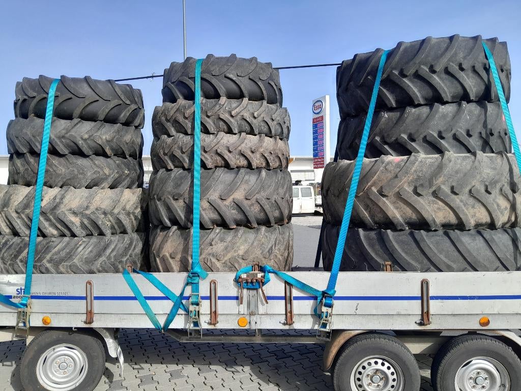 div gebruikte tractorbanden 24 28 32 34 en 42 inch, Ophalen, Gebruikt