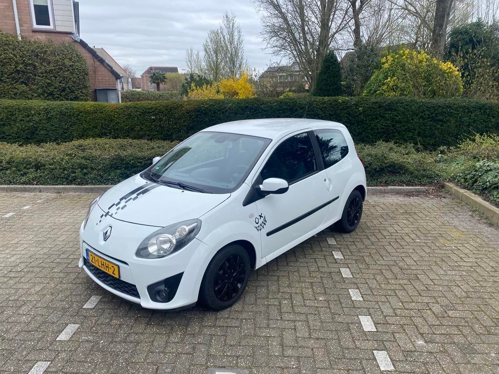Renault Twingo 1.2 16V 2010 Wit nap airco , cruise enz, Auto's, Renault, 839 kg, Twingo, 4 cilinders, 4 stoelen