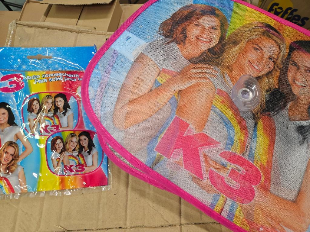 K 3 Zonneschermen voor in de Auto 240x, Auto diversen, Studio 100, Nieuw, Ophalen of Verzenden, Studio 100