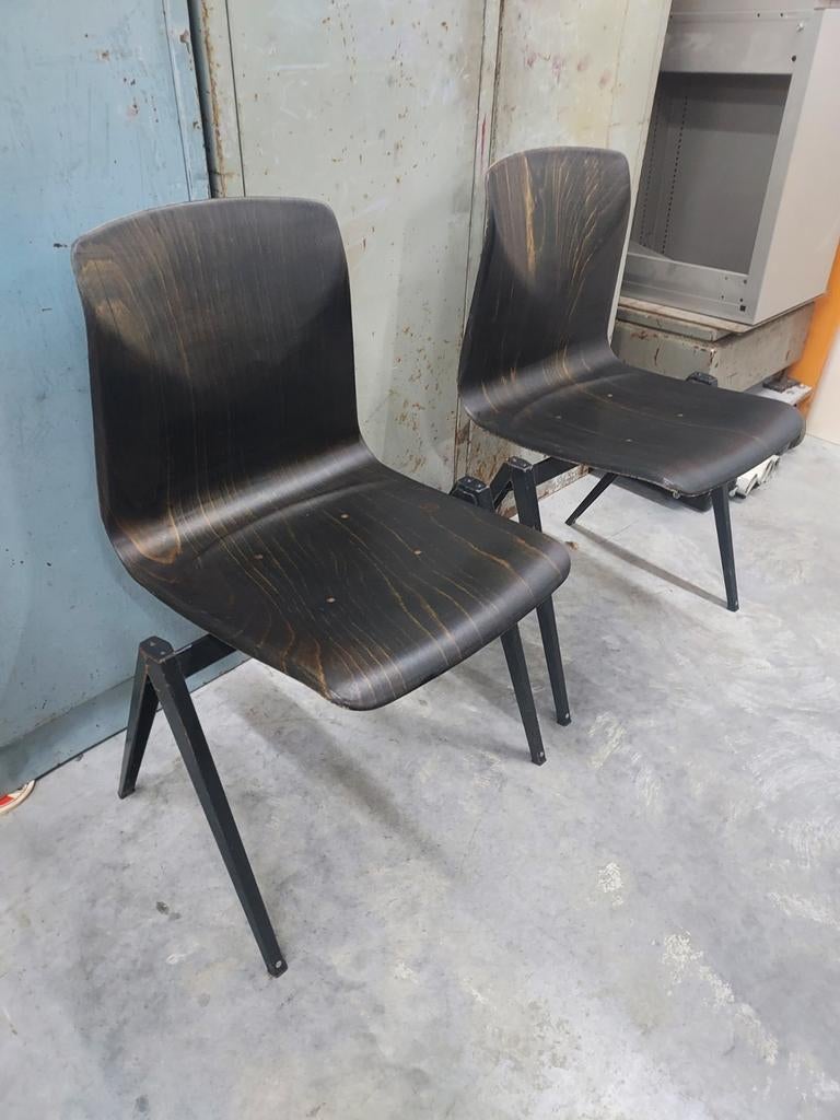 2 x vintage design stoelen schoolstoelen, Ophalen, Gebruikt, Bruin, Vijf, Zes of meer stoelen