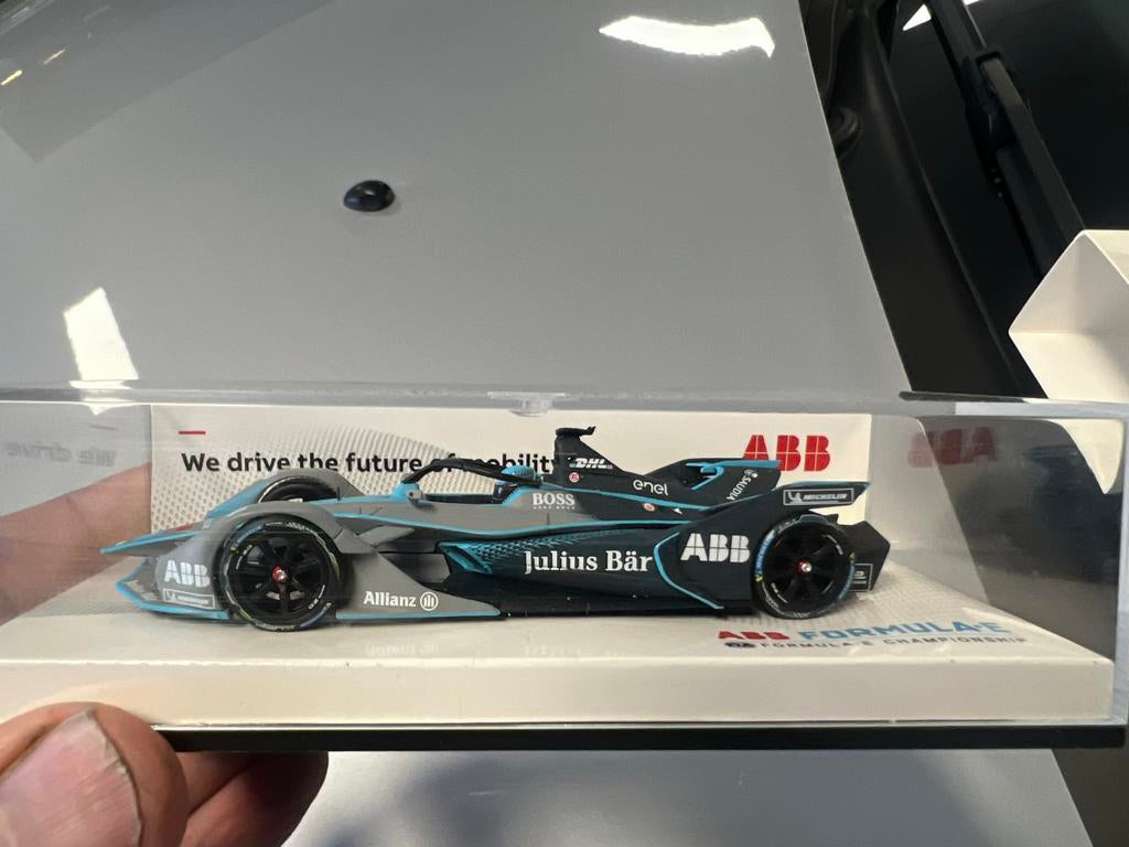 Minichamps ABB Formule E Modelauto - Julius Bär, Ophalen of Verzenden, Zo goed als nieuw, Auto, MiniChamps