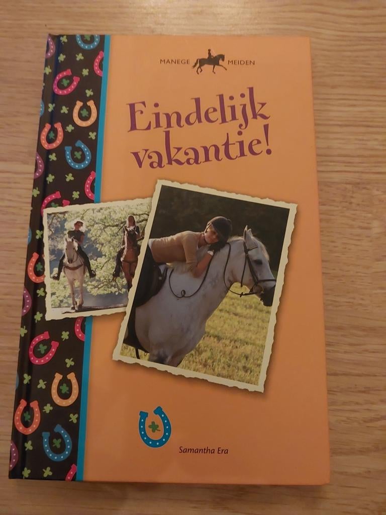 Manege Meiden: Eindelijk vakantie! - Samantha Era, Ophalen of Verzenden, Gelezen, Samantha Era, Fictie
