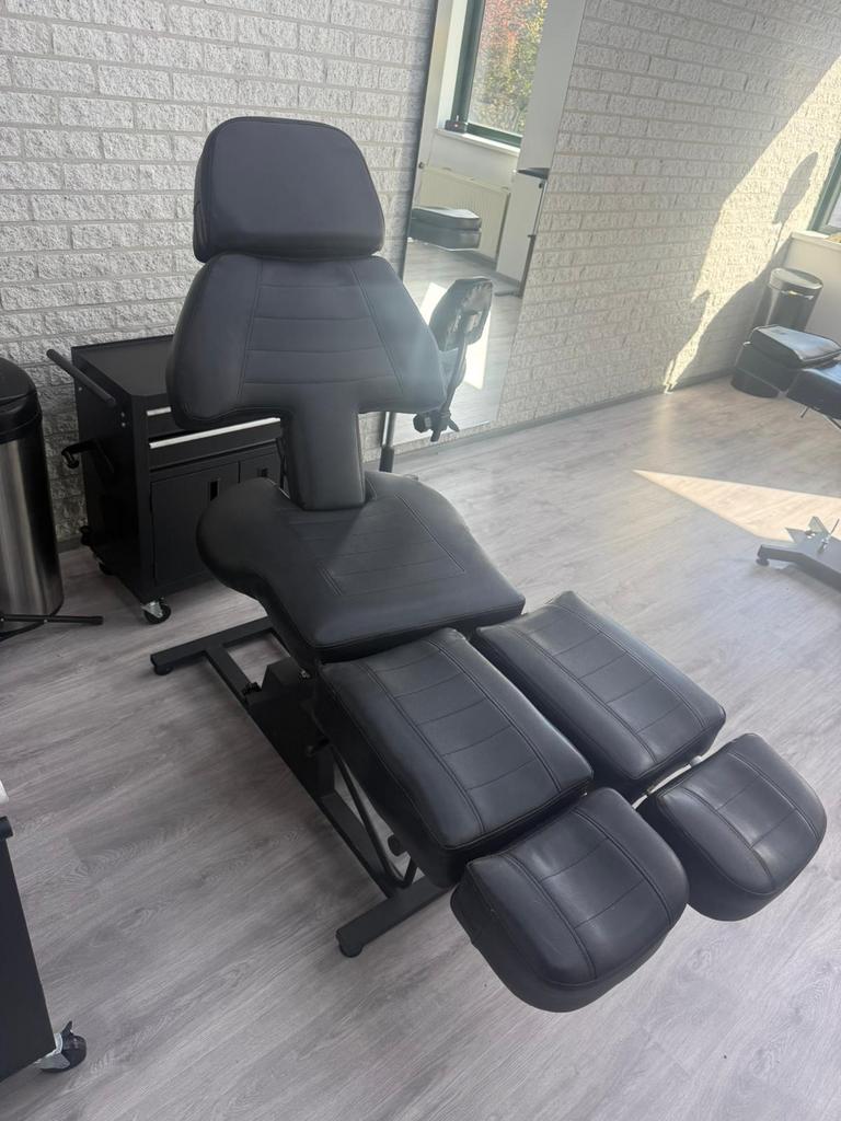 Tattoo / behandel stoel, Ophalen, Zwart, Leer, Zo goed als nieuw