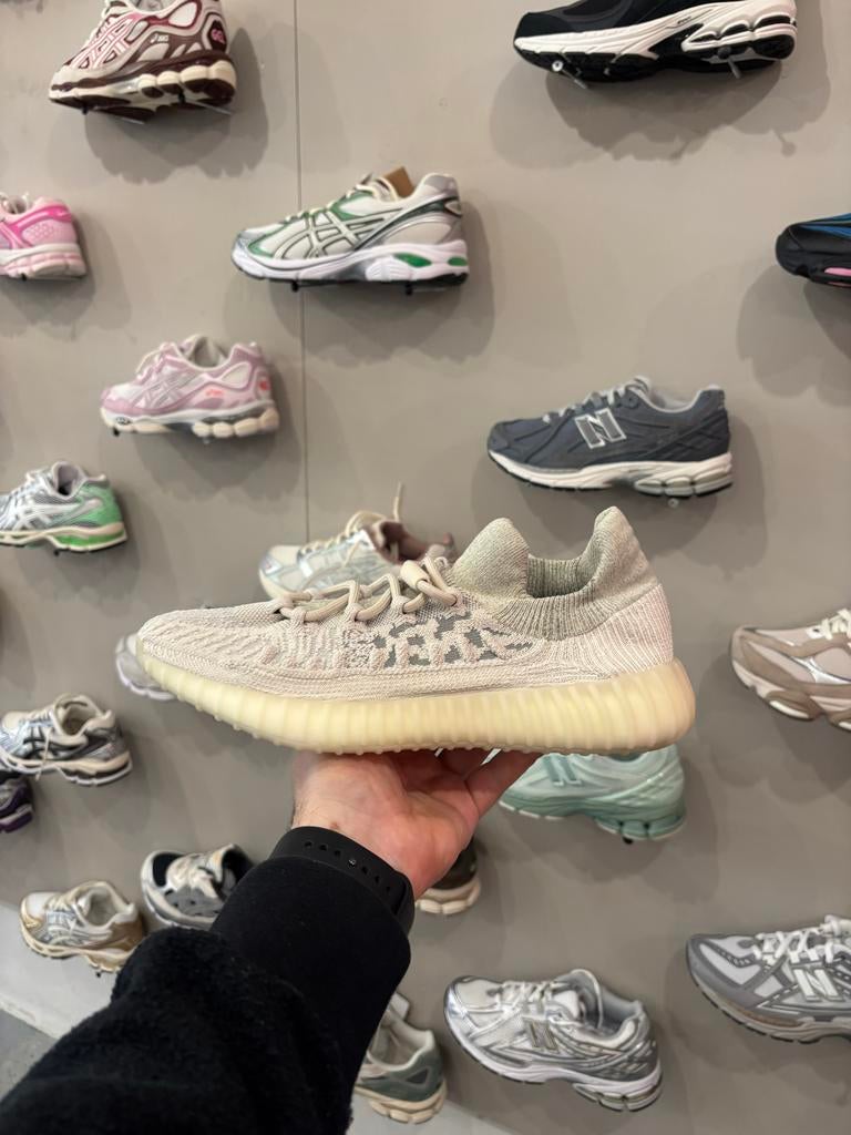 Yeezy cmfrt bone 41 1/3, Kleding | Heren, Schoenen, D, F, Wit, Ophalen of Verzenden