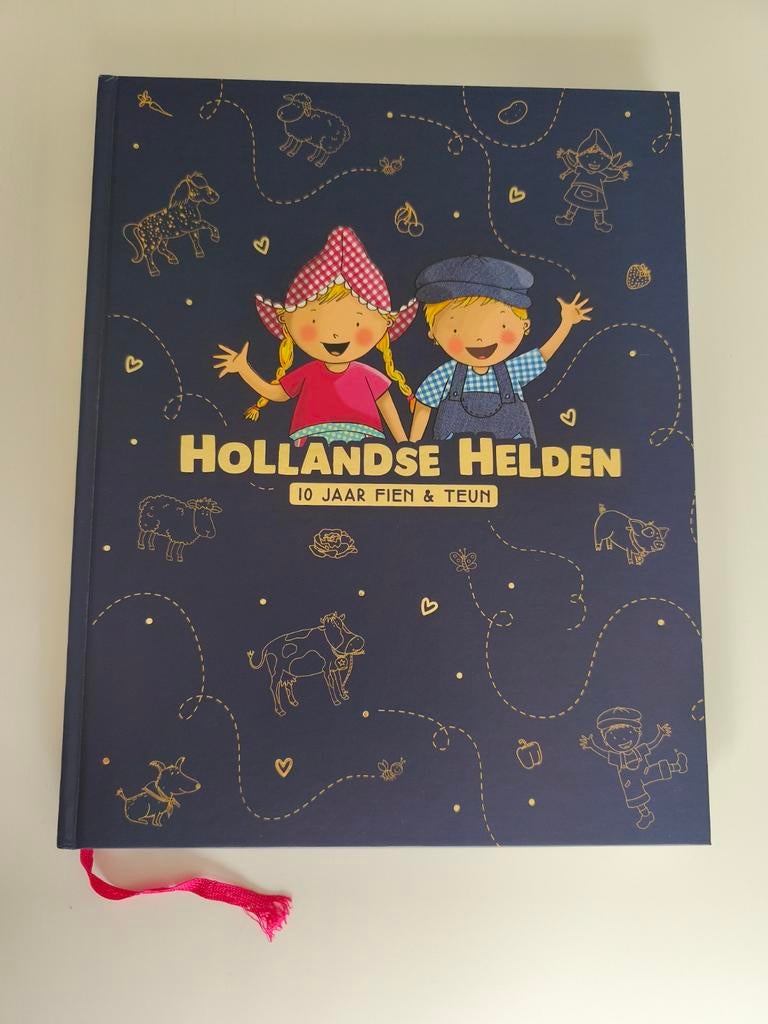 10 Jaar Fien en Teun: Hollandse Helden Jubileumboek, Ophalen of Verzenden, Nieuw, Van Hoorne Entertainment, Fictie algemeen