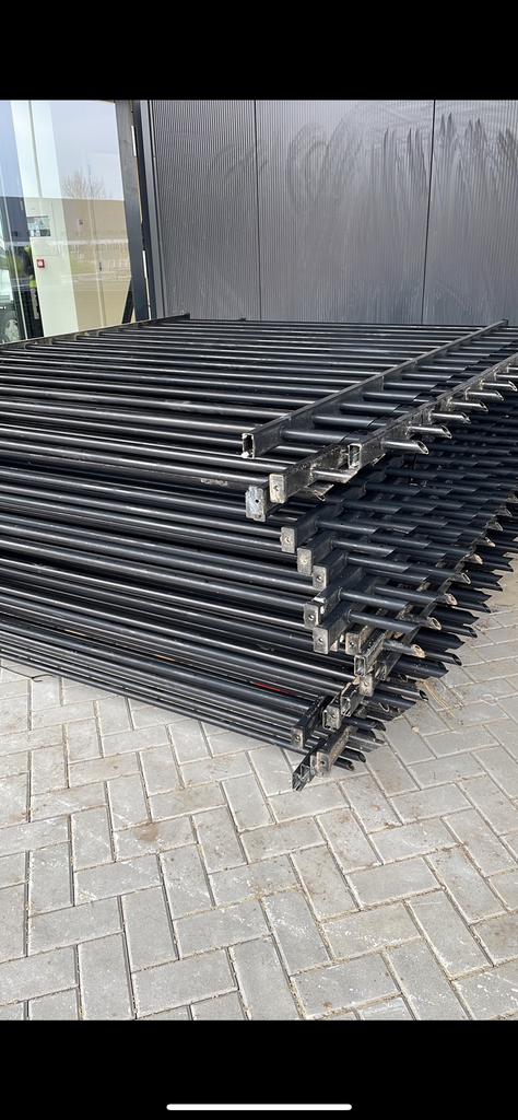 Hekwerk spijlenhekwerk, Ophalen, Zo goed als nieuw, IJzer, Dubbelstaafmat hekwerk