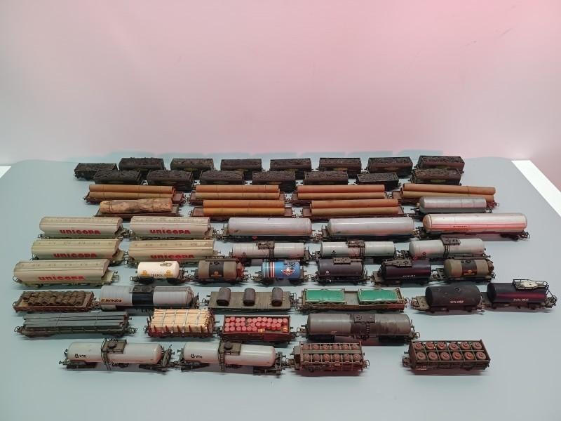 Lot van 85 goederenwagons, Hobby en Vrije tijd, Modeltreinen | H0, Wagon, Gelijkstroom, Märklin, Ophalen of Verzenden
