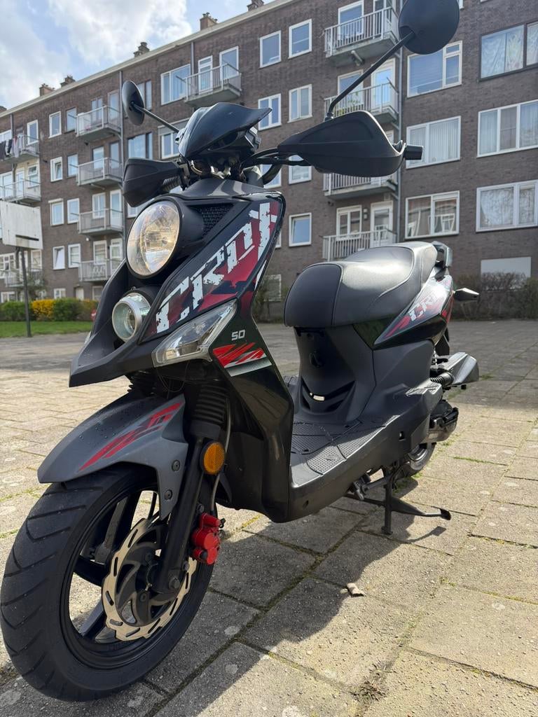 SYM Orbit Crox - €825 - Goed onderhouden scooter, Fietsen en Brommers, Scooters | SYM, Ophalen, Zo goed als nieuw, Benzine, 50 cc