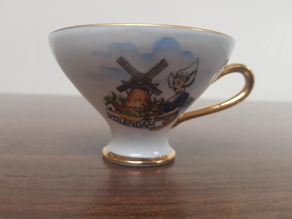 leukje kopje uit Volendam, Ophalen of Verzenden, Zo goed als nieuw, Porselein, Kop en/of schotel