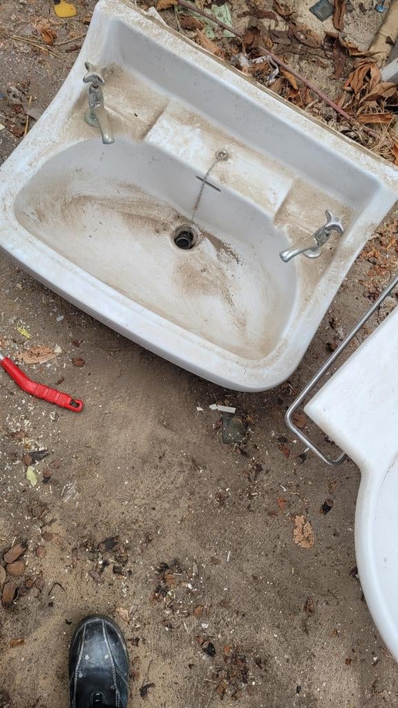 Wastafel bijna antiek, Ophalen, Gebruikt