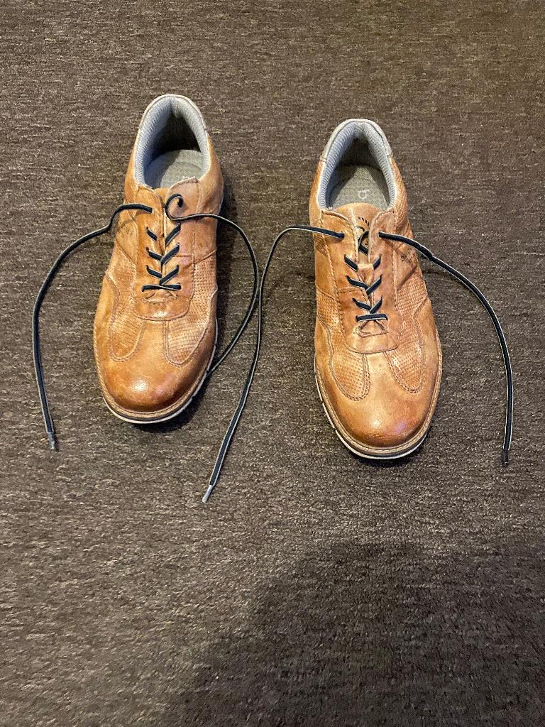 Bugatti schoenen maat 43, Kleding | Heren, Schoenen, Bugatti, Bruin, Ophalen of Verzenden, Zo goed als nieuw