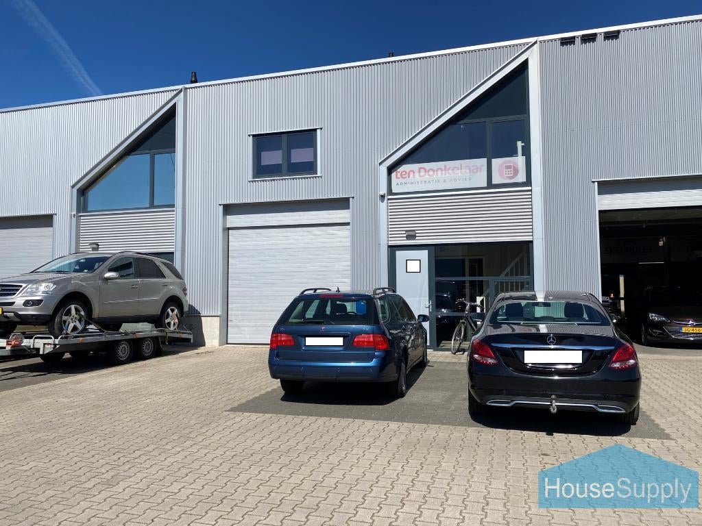 TE HUUR: ZEER NETTE KANTOOR/PRAKTIJKRUIMTE AAN DE VEENWEG, Huizen en Kamers