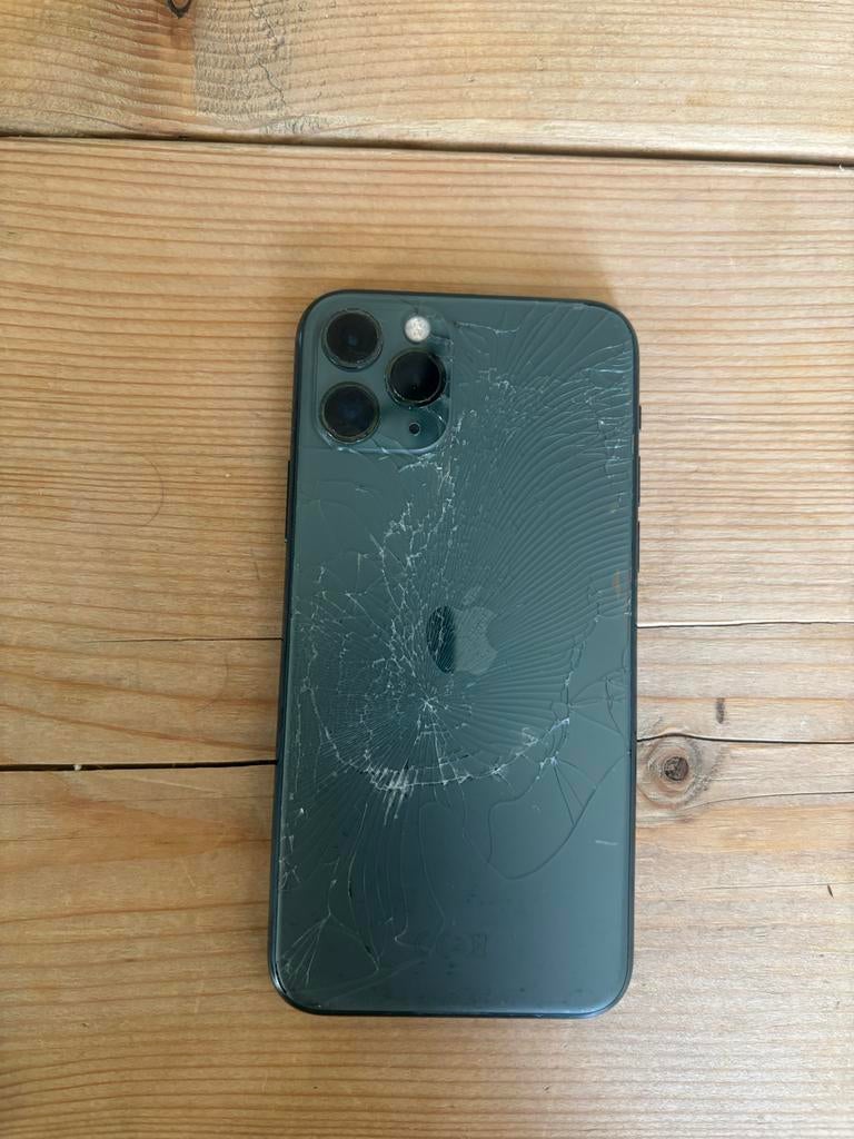 iPhone 11 Pro - Achterkant gebarsten, Telecommunicatie, Mobiele telefoons | Apple iPhone, Gebruikt, Ophalen of Verzenden, IPhone 11 Pro