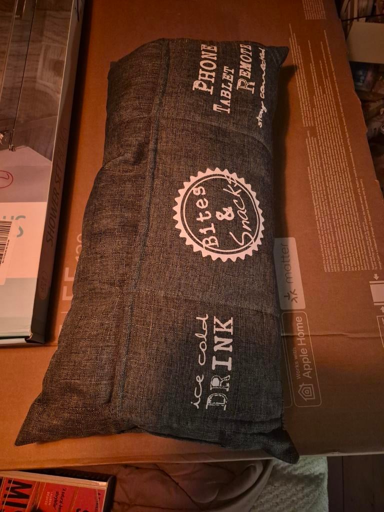 Grijs kussen met tekst, Ophalen of Verzenden, Grijs