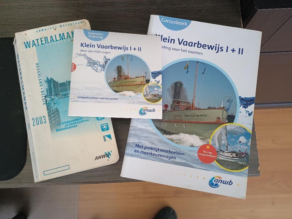 Cursusboek klein vaarbewijs 1 en 2 met dvd en wateralmanak, Ophalen of Verzenden, Beta, Zo goed als nieuw, HBO