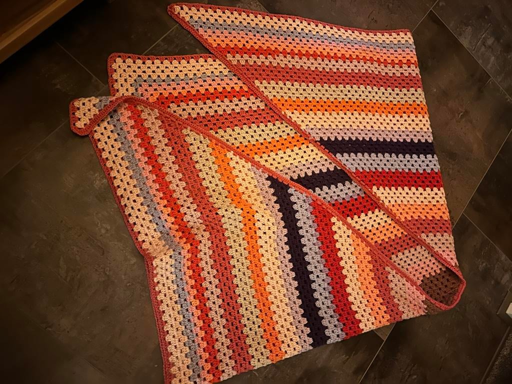 Omslagdoek handgemaakte gehaakt nieuw, Ophalen of Verzenden, Zo goed als nieuw, Maat 46/48 (XL) of groter, Sjaal