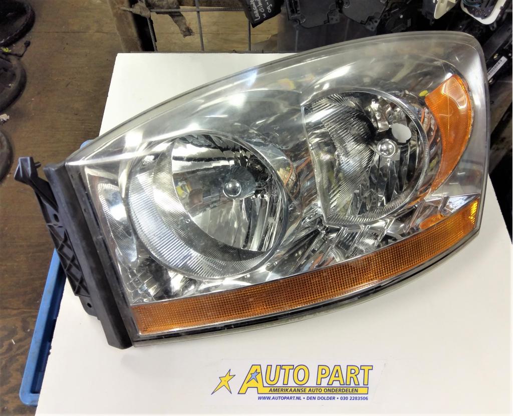 Dodge Ram 1500 koplamp 2006, Auto-onderdelen, Gebruikt, PO Box 21-8004 | Auburn Hills, MI 48321-8004, Amerikaanse onderdelen, Ophalen of Verzenden
