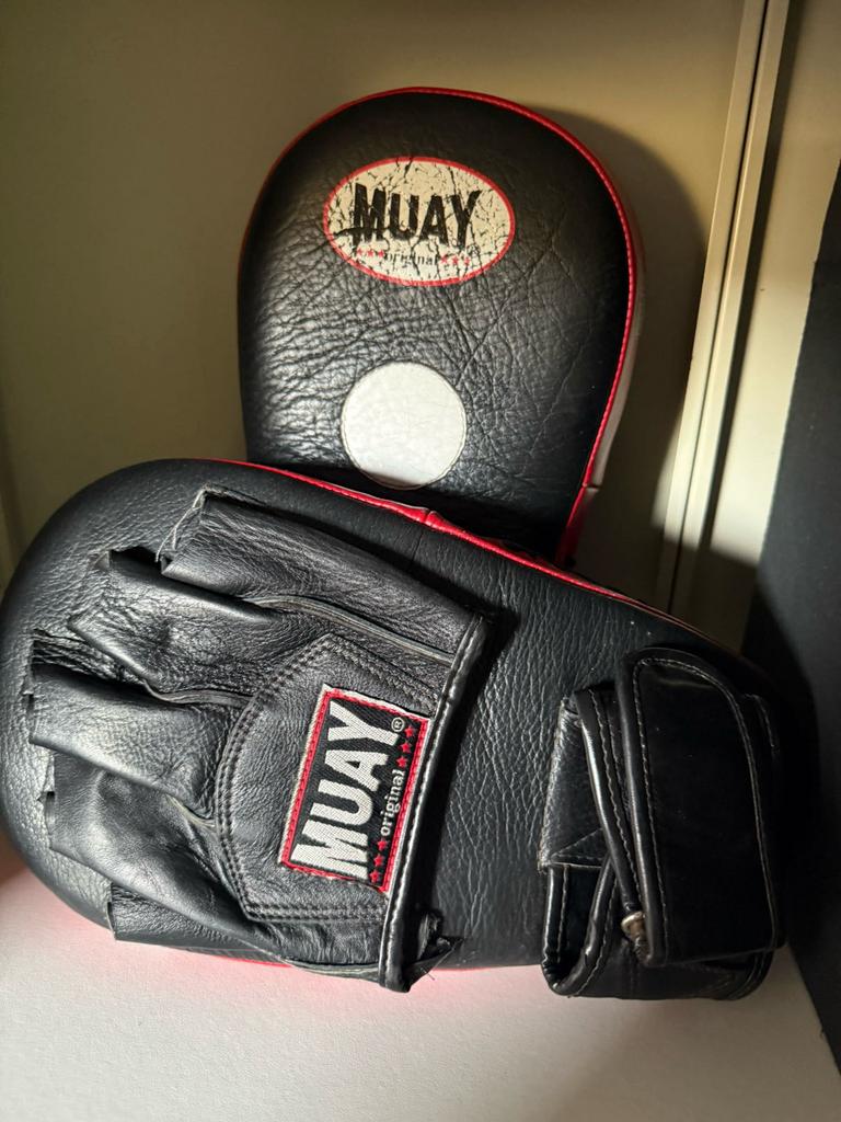 Muay pads, Sport en Fitness, Boksen, Ophalen of Verzenden, Zo goed als nieuw, Bokszak